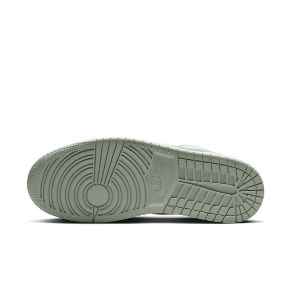 NIB Men’s Sz 10 (Euro Sz 44) Air Jordan 1 Low SE Sneakers In White/Sea-foam Sail - Picture 7 of 16